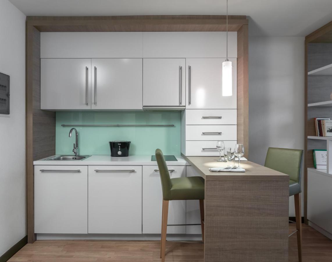 Ramada Encore Kiev Bagian luar foto