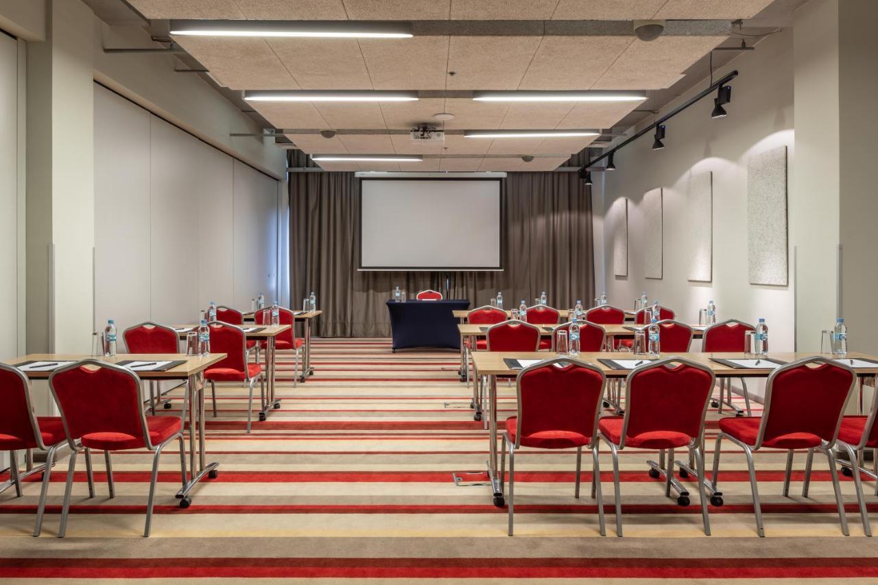 Ramada Encore Kiev Bagian luar foto