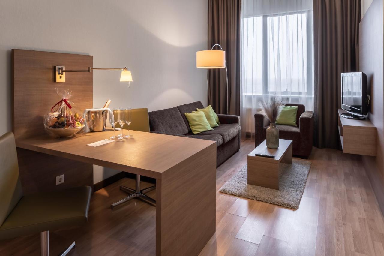 Ramada Encore Kiev Bagian luar foto