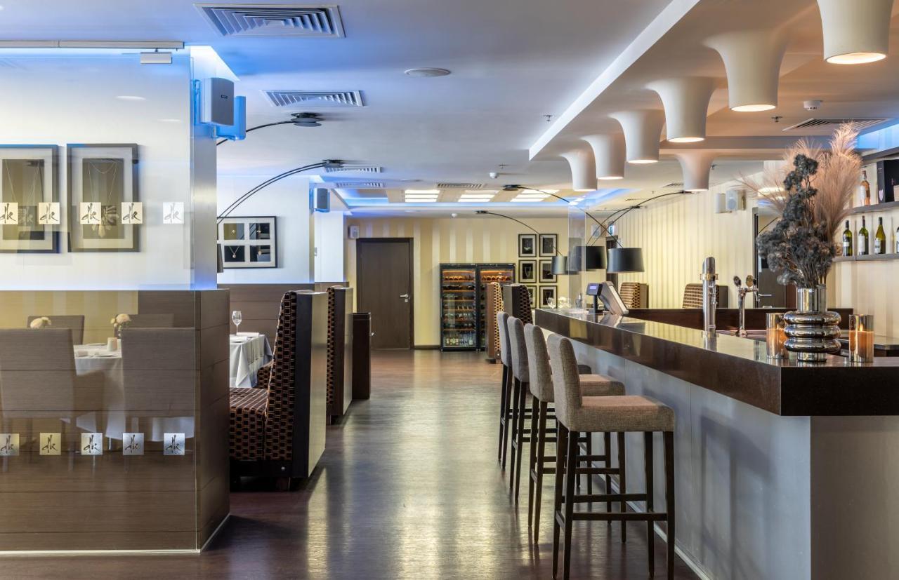 Ramada Encore Kiev Bagian luar foto