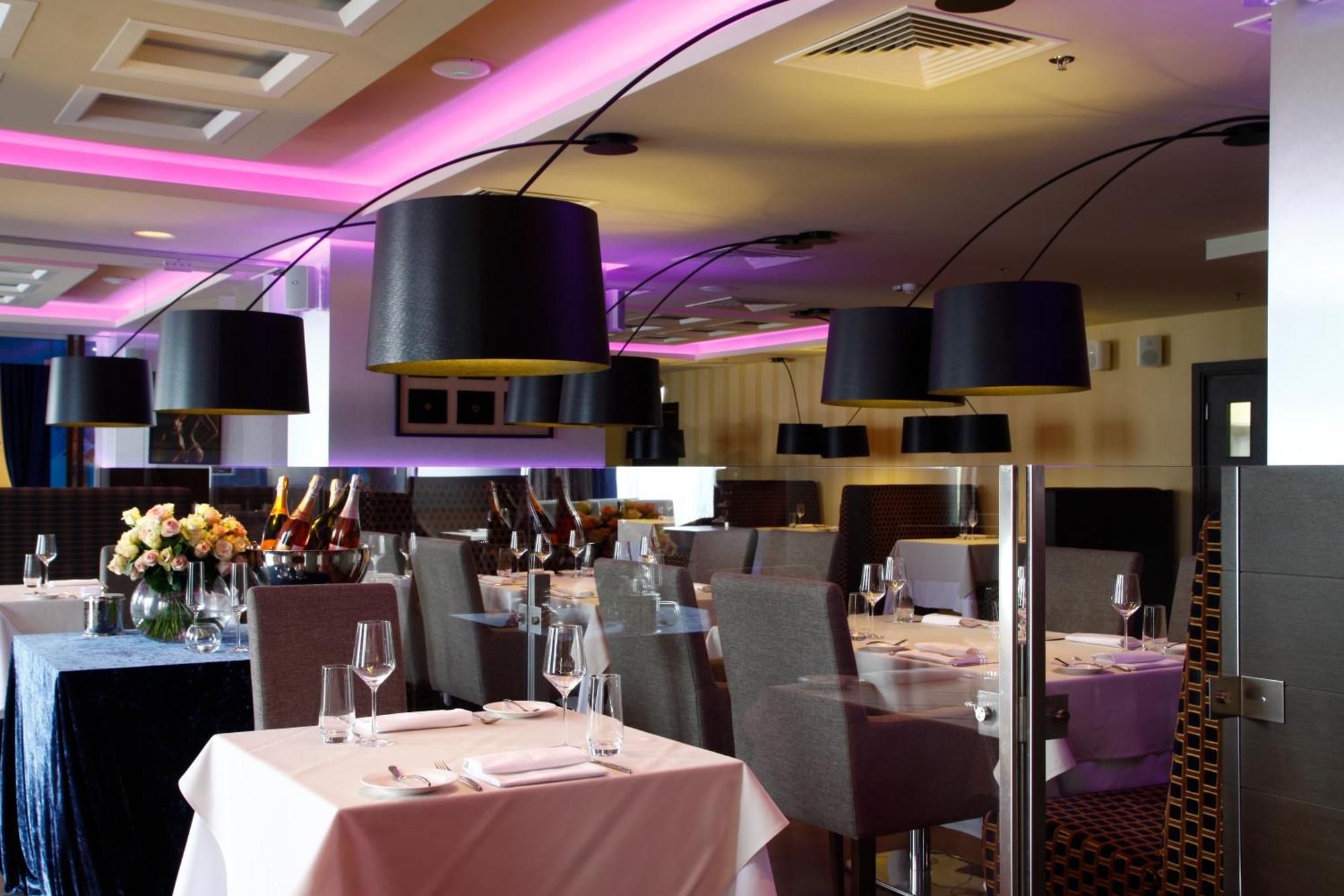 Ramada Encore Kiev Bagian luar foto